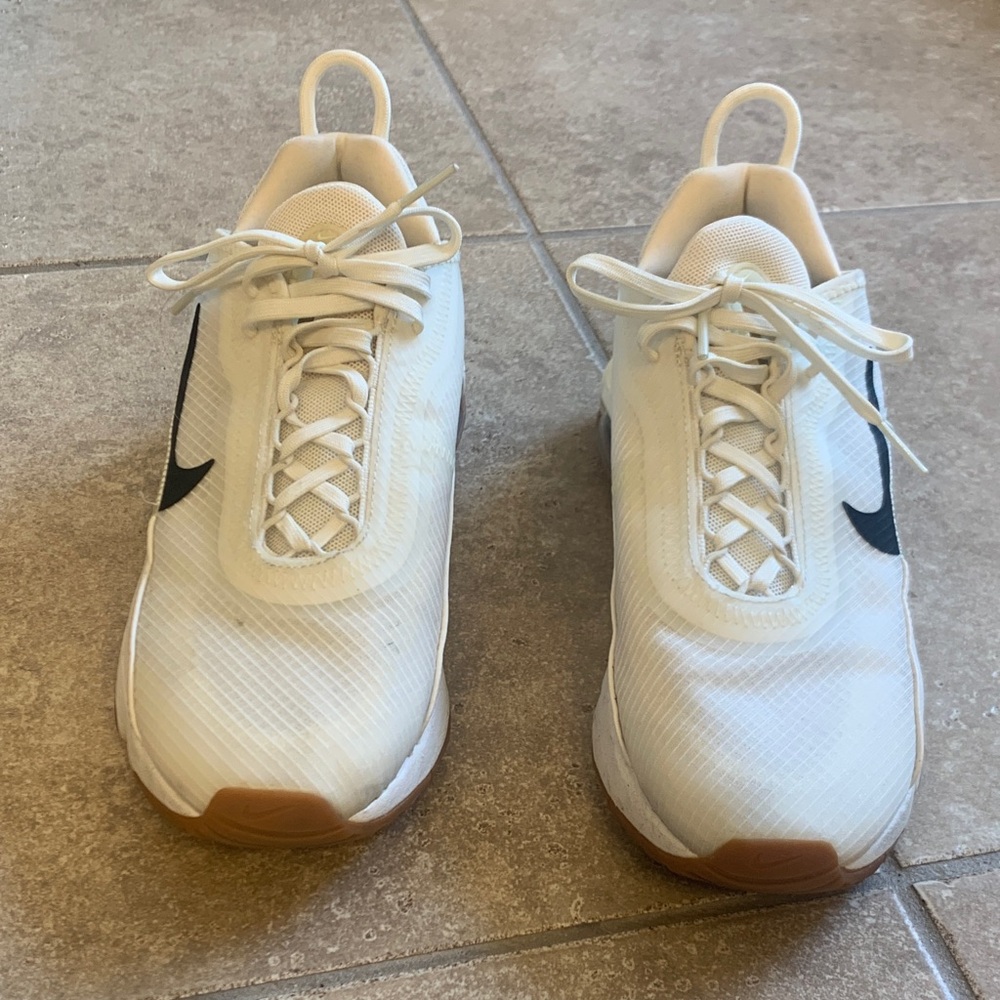 Nike White and Black Sneakers